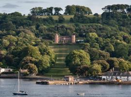 The Edgcumbe Arms，位于Millbrook的酒店