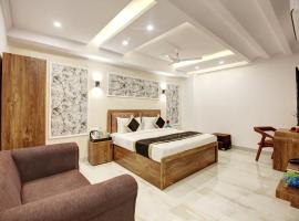 Hotel The Emporio Grand 5 Mints walking from Vaishali Metro Station，位于加济阿巴德的酒店