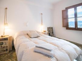 Piso Ibicenco Decoración De Diseño Vistas Montaña，位于库列拉的酒店