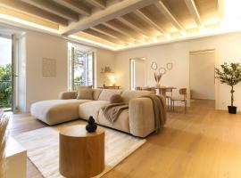 Luxury flat by the lake，位于莫尔科泰的酒店