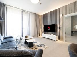 1BR The Modern Al Jada Home by Blue Cloud Holidays，位于沙迦的酒店