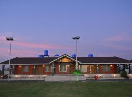 VENKATESH RESORT Rahuri，位于舍地的酒店