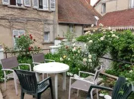 Appartement charmant à Néris-les-Bains - 30 m² - Jardin privé