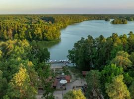 Ośrodek Wypoczynek Wodnik，位于鲁恰内尼达的露营地