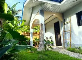 Seaside Villa with private Garden in Siargao