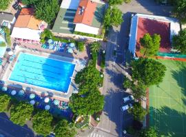 Happy Camp mobile homes in Camping Riccione，位于里乔内的酒店