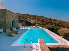 Luxury villa Jomar with a swimming pool and sea view, in the area of Otzia