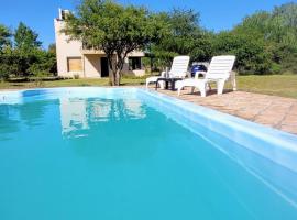 La Sietecolores，位于Toay的带泳池的酒店