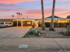 Vacation House! 6BR, FREE Heated Pool, Arcade & Hot Tub