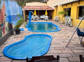 Hotel Colinas Douradas，位于Barreiros的酒店