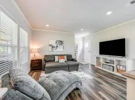 Lovely Broken Bow Cottage with Hot Tub and Fire Pit!