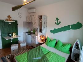 Sailor Apartman Balatonlelle，位于巴拉通雷勒的酒店