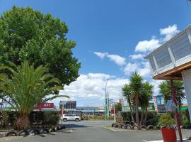 Rainbow Motel & Guest House，位于陶朗加的酒店