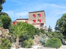 Maison de charme avec piscine partagée à Saint-Julien-de-la-Nef