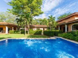 Catalina Cove 3- 6 BedroomLoft Home，位于巴希利托的酒店