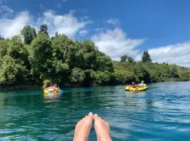 Lazy Lake Retreat - Lake Taupo