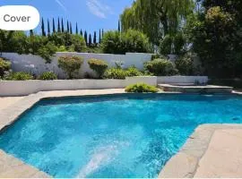 Beautiful 4BD and 3BA Pool Jacuzzi Vacation Home