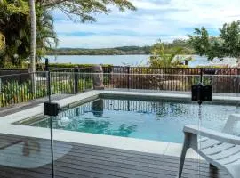 Pearl Cottage - Stunning River Front Cottage with Pool