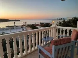 Karaburun'da Deniz Manzaralı Ferah Dubleks Villa