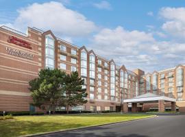 Hampton Inn & Suites Downers Grove Chicago，位于唐纳斯格罗夫的酒店