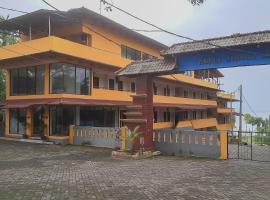 RedDoorz at Hotel Kumala Pelabuhanratu，位于Cikakak的酒店