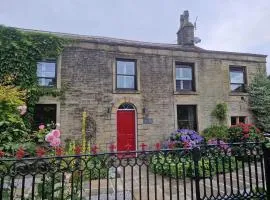 Pass the Keys Birch Hall Characterful Cottage Sleeps 8 & Pets
