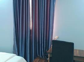 Pollyjolly Hotel And Suites，位于Oba Ile的酒店