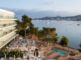 Els Pins Resort & Spa - Emar Hotels，位于圣安东尼奥湾的酒店