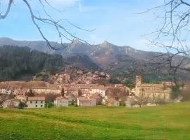 Maison charmante à Jaujac avec terrasse et plancha