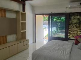 Tiara Homestay Banyuwangi，位于外南梦的住宿加早餐旅馆