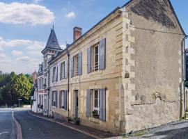 8 Bedroom Gorgeous Home In Courdemanche，位于Courdemanche的酒店