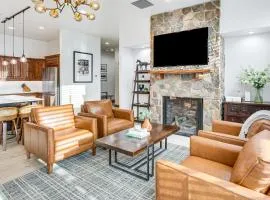 Mountain-View Condo in the Heart of Edwards!