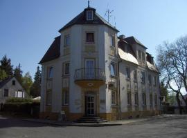 Hotel Harlekin，位于Vejprty的酒店