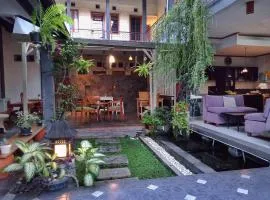 Rumah Asri Bed And Breakfast