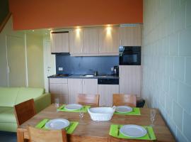 Apartment in Groede near sea beach，位于赫鲁德的酒店