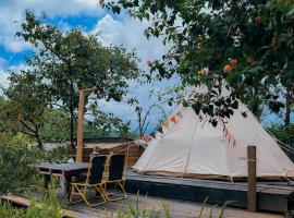 Thôn Yên Glamping，位于阿普春安的豪华帐篷