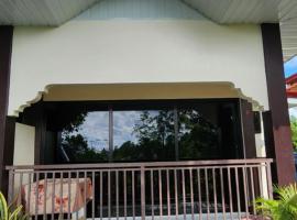 Nanay Eustiquia Complex Beach Resort，位于Saavedra的酒店