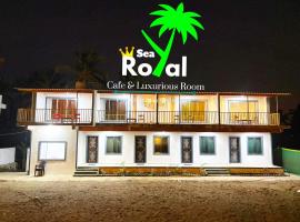 Sea Royal rooms and cafe，位于Virār的酒店