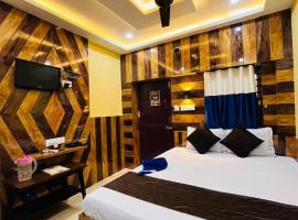 Hotel Holiday Home，位于迪卡的酒店