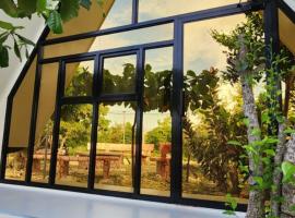 Nanay Eustiquia Complex Beach Resort，位于Saavedra的酒店