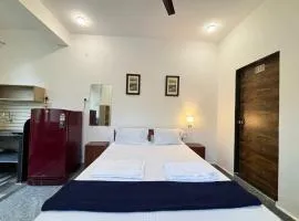 Mukund Sadan Guest House R 7