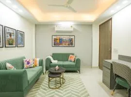 1BHK Suites Opp Marriott - Huda City Centre