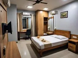 Hotel Lotus Tulip Premium Boutique Hotel- Best Rated Area Near Bus-stand and Railway station