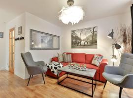 100 METERS to METRO BEAUDRY - FULL APARTMENTS - 1 minute walk to the FAMOUS ST CATHERINE STREET - Montcalm units，位于蒙特利尔的酒店