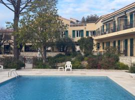 Auberge du Rédier - Logis Hôtels，位于Colomars的酒店