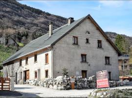 Appartement confortable à Lans-en-Vercors 85 m² vue montagne，位于韦尔科尔地区朗的酒店