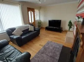 Welcoming 4 bedroom townhouse with free parking on premises