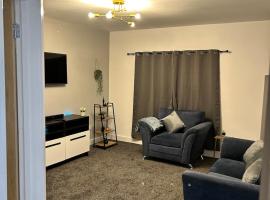 Cozy serene flat，位于提普顿的酒店