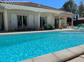 Suite dans villa provençale avec parking et piscine