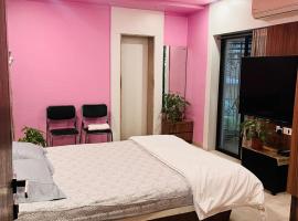 Lotus Room，位于那格浦尔的酒店
